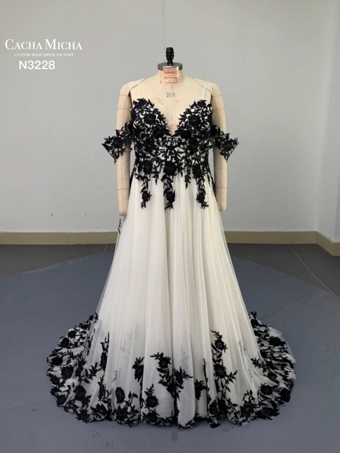 Off Shoulder Black And White Plus Size Wedding Dress N3228