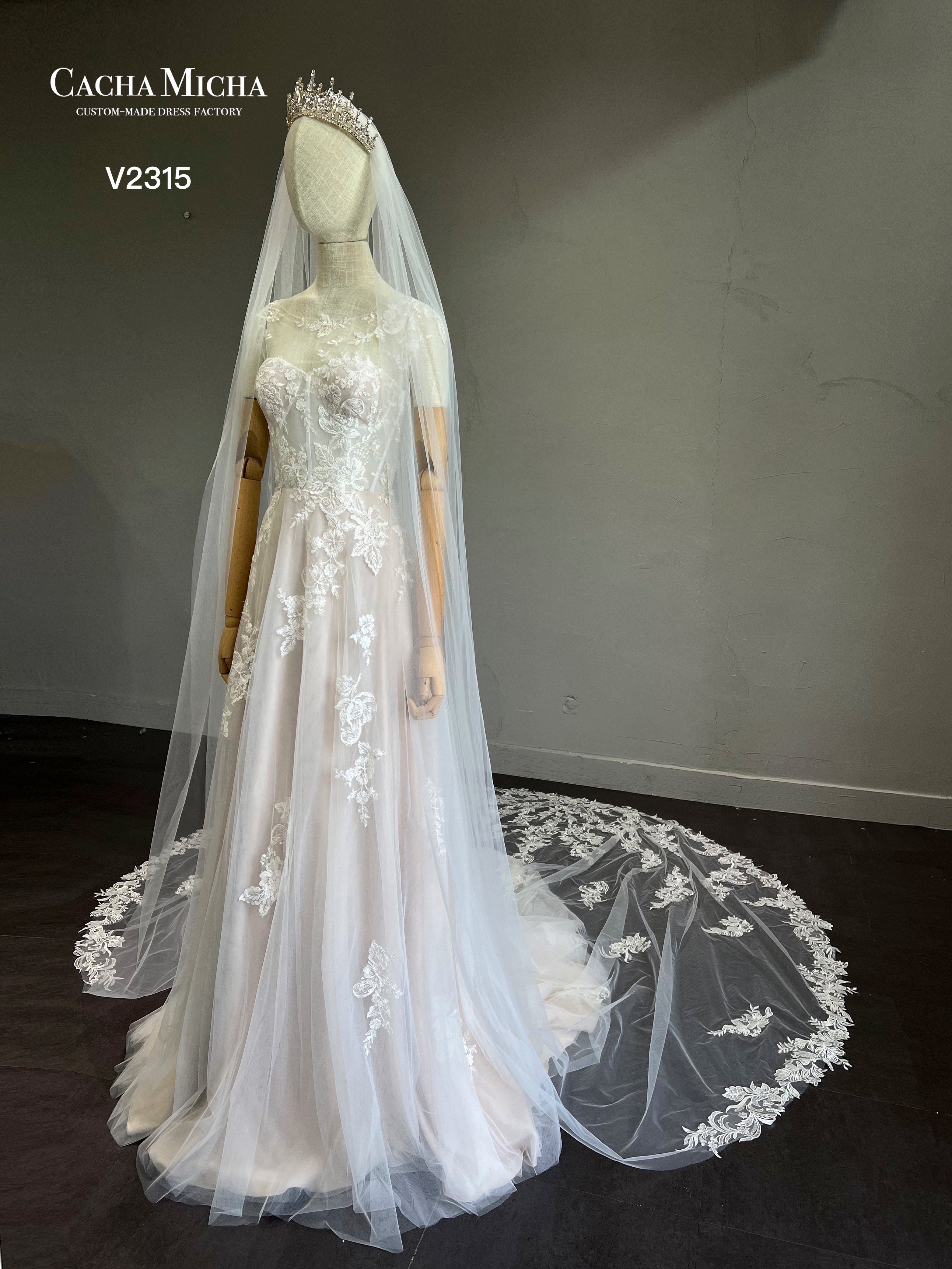 Gorgeous Cathedral Length Lace Bridal Veil V2315