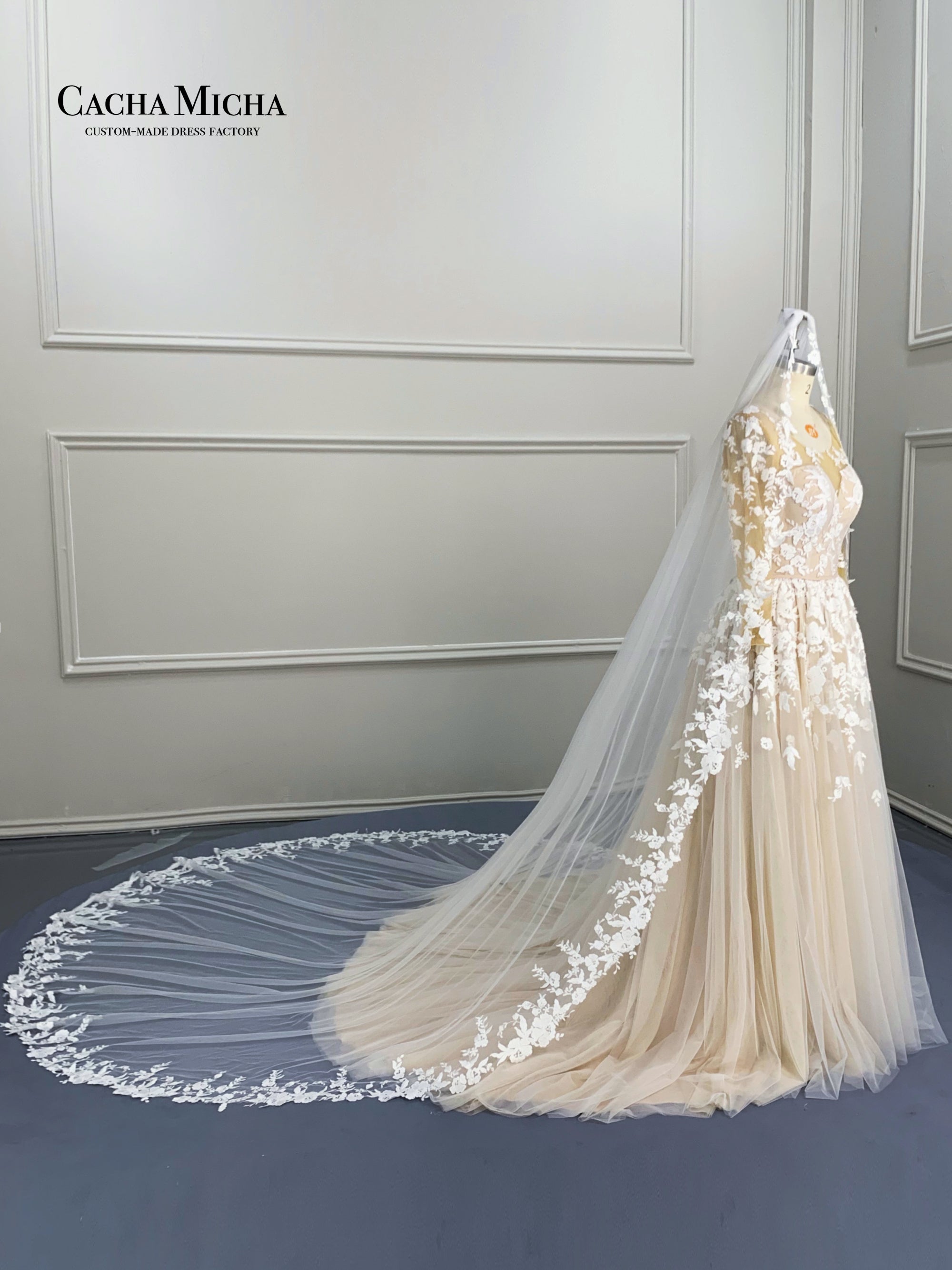 Embroidered lace scallops bridal veil V2751