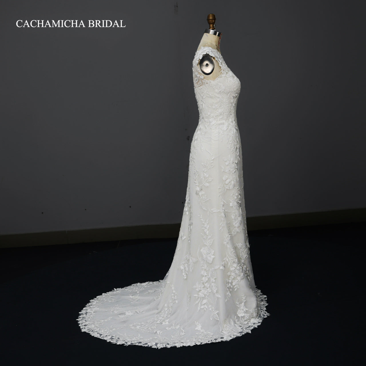 Sleeveless Boat Neck Lace Slim Bridal Gown 4003