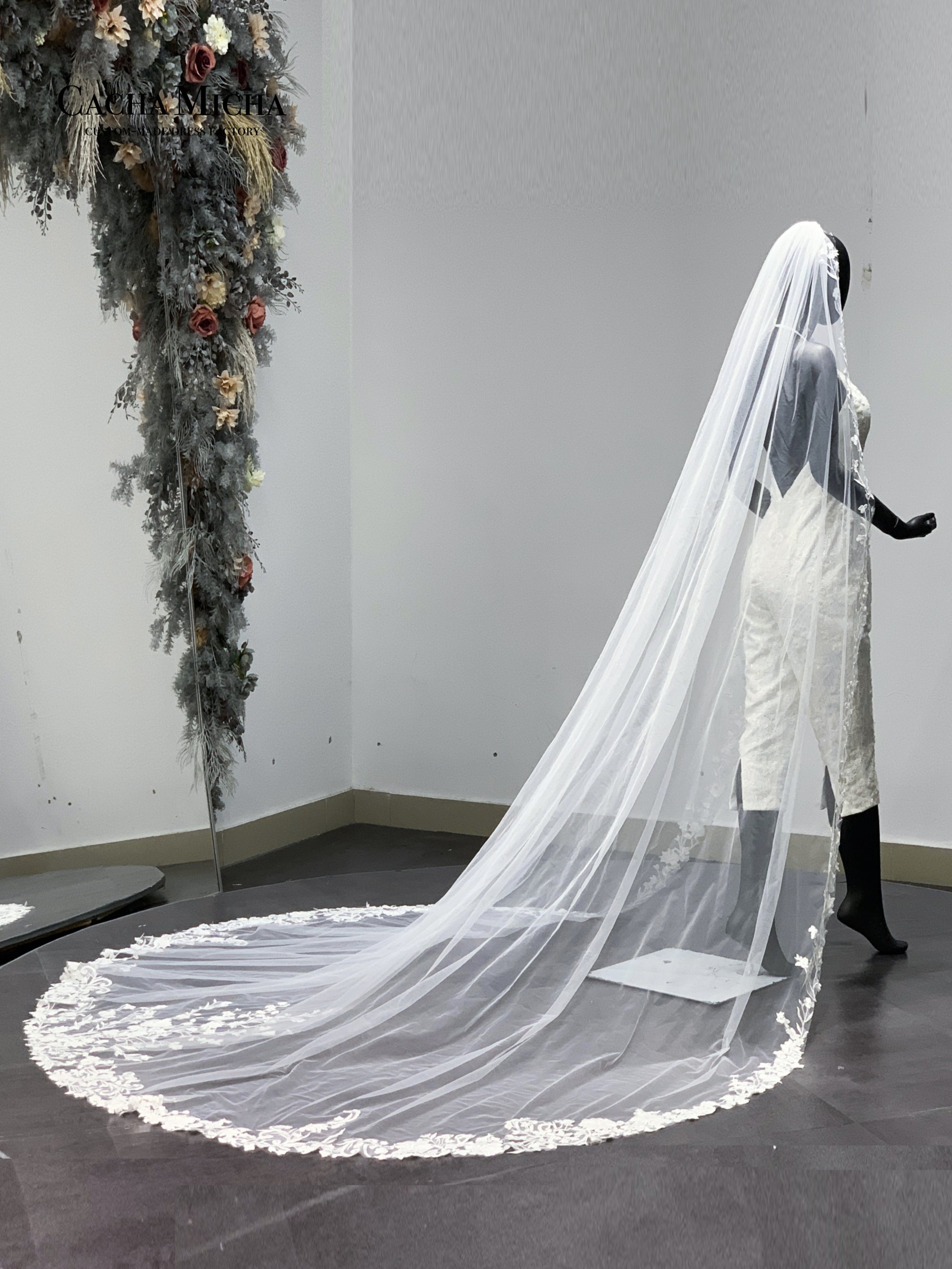 gorgeous embroidered lace bridal veil V2757