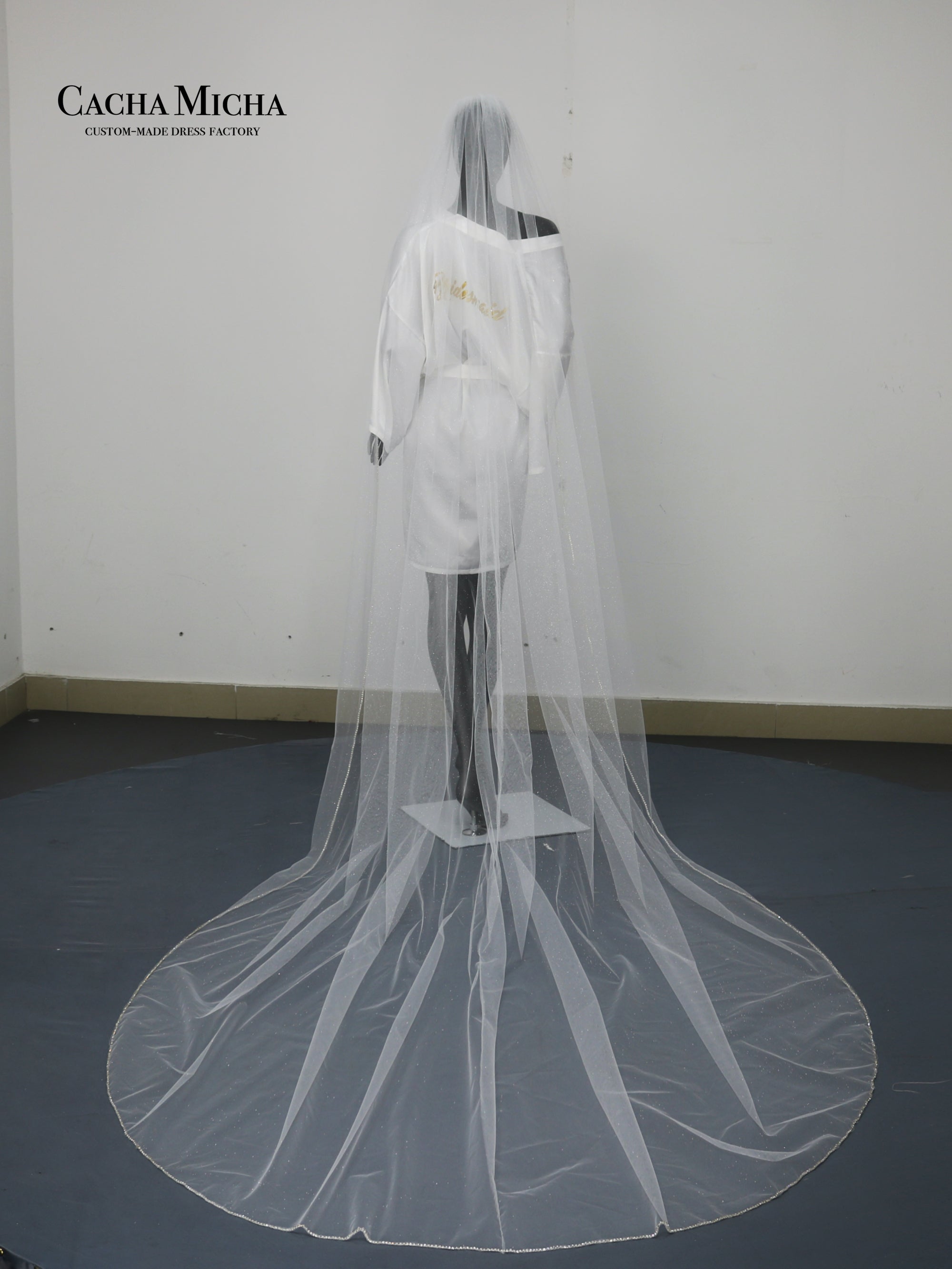 simple bridal veil with stone beaded edge V4080