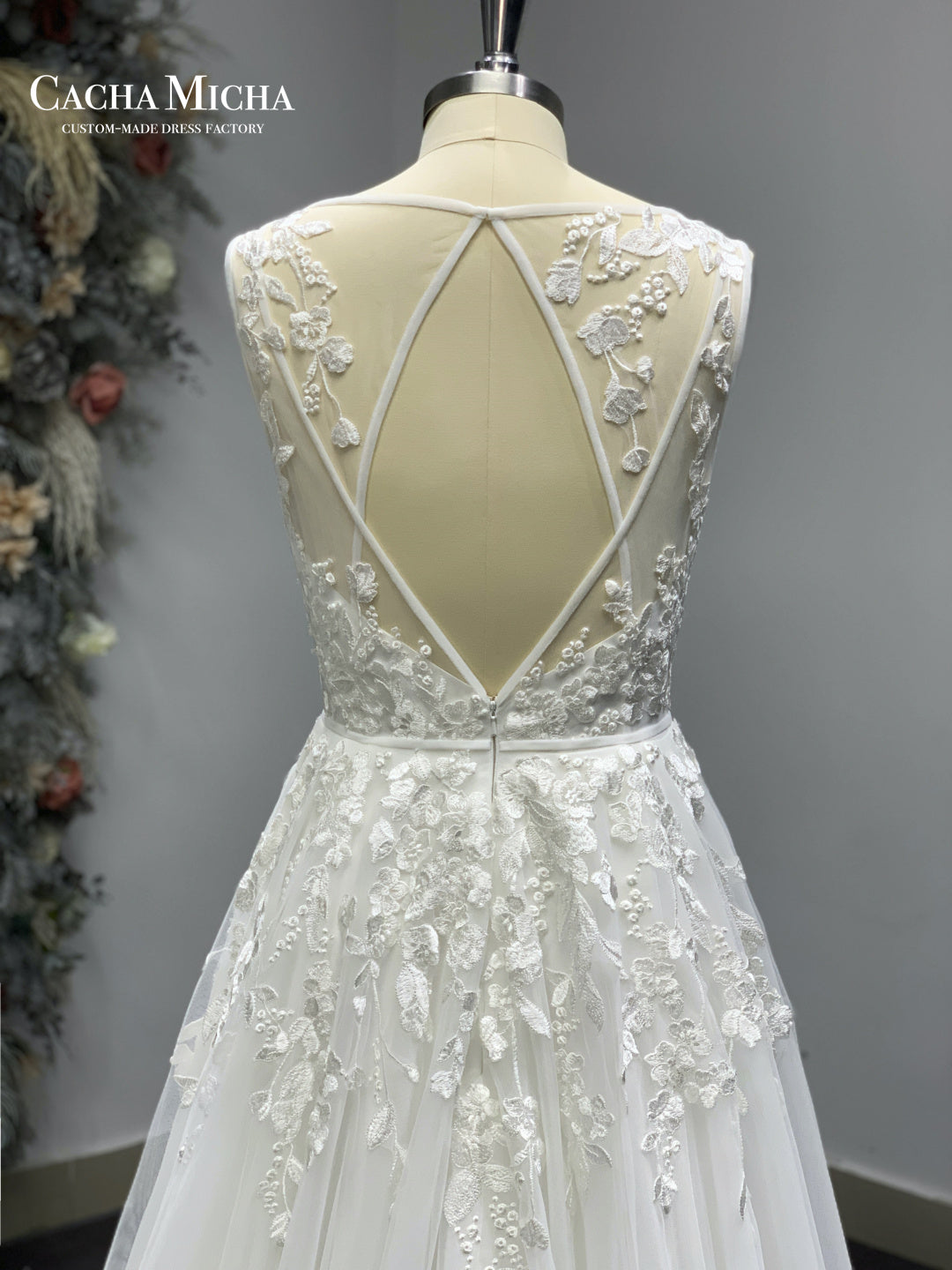 Keyhole Back V Neck Lace Bridal Gown R4369