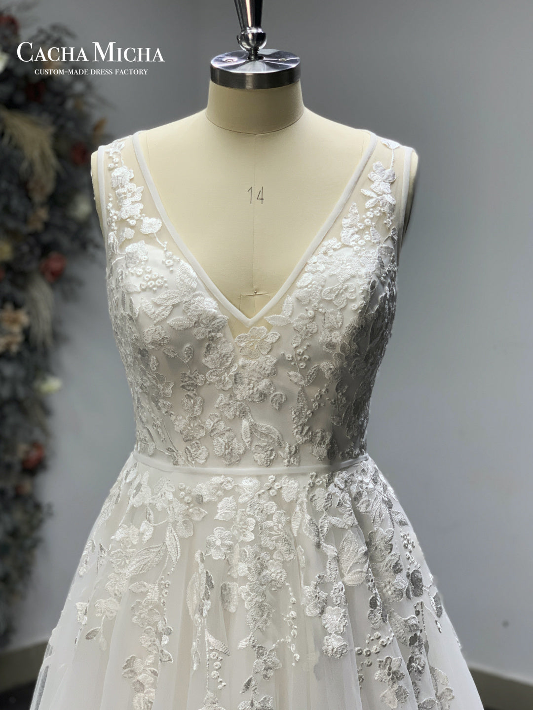 Keyhole Back V Neck Lace Bridal Gown R4369