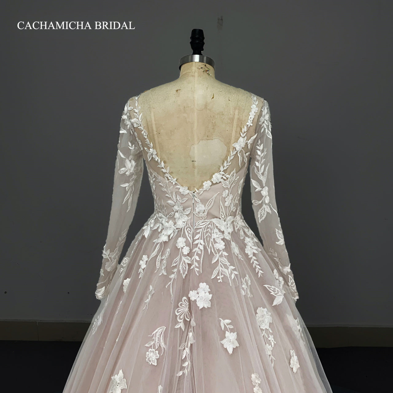 V Back Lace Long Sleeves Ball Gown Blush Wedding Gown 7150