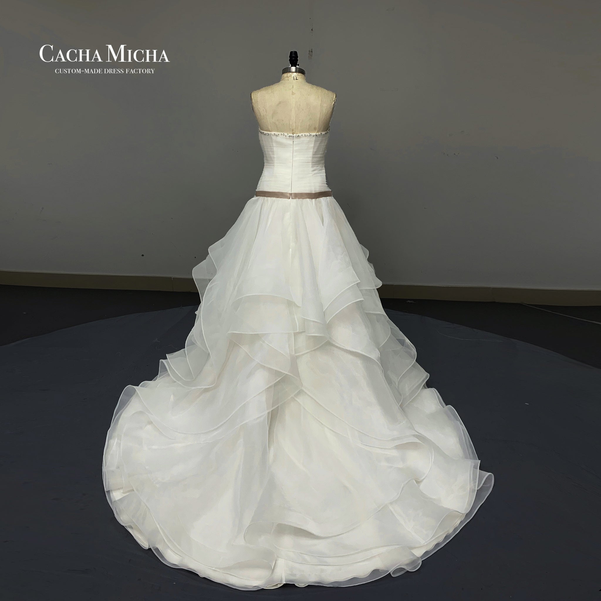 Pleated bodice ruffles organza wedding dress O480