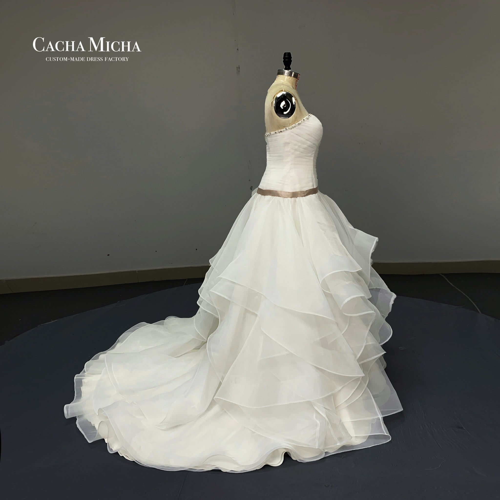 Pleated bodice ruffles organza wedding dress O480