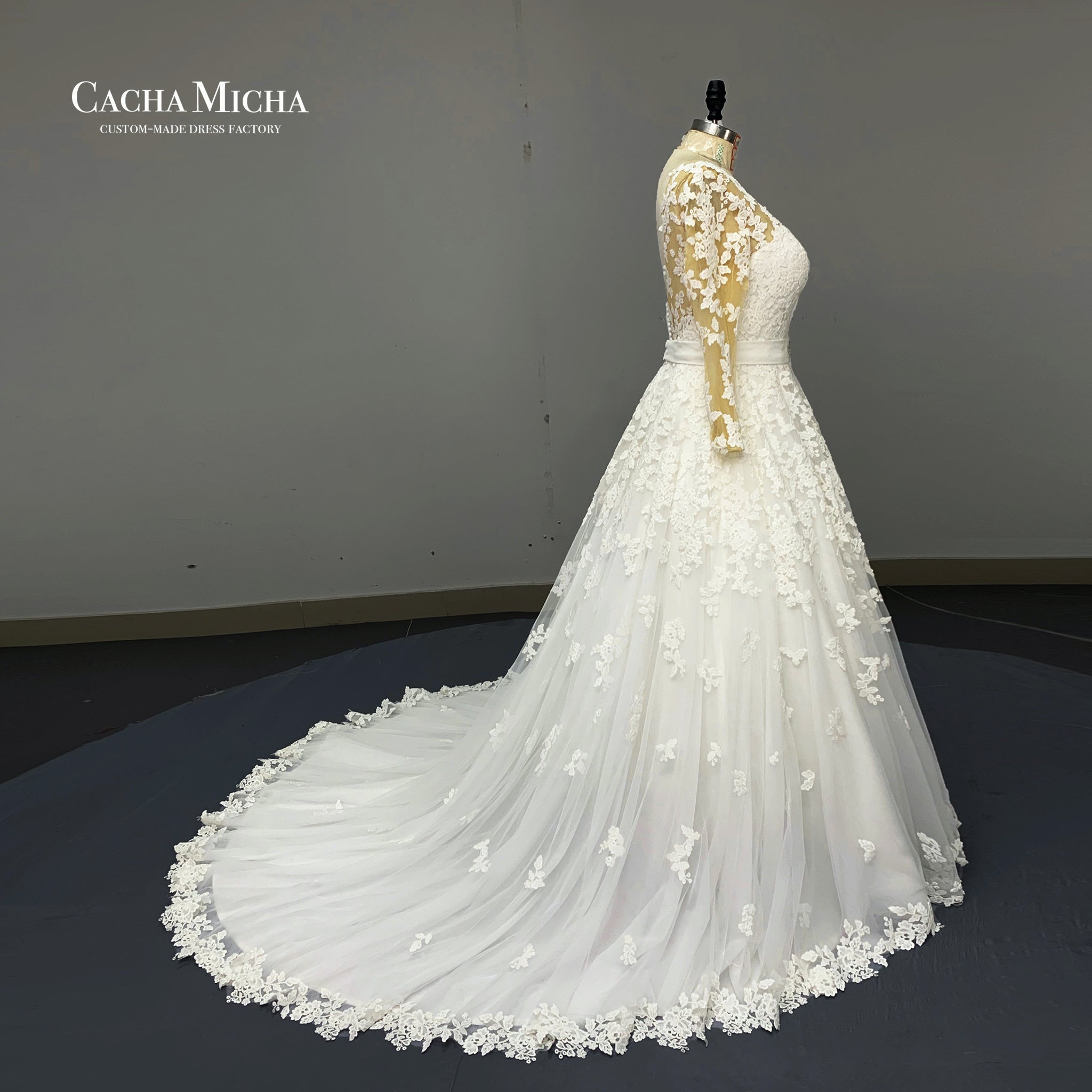 Lace long sleeves ball gown plus size wedding gown O502