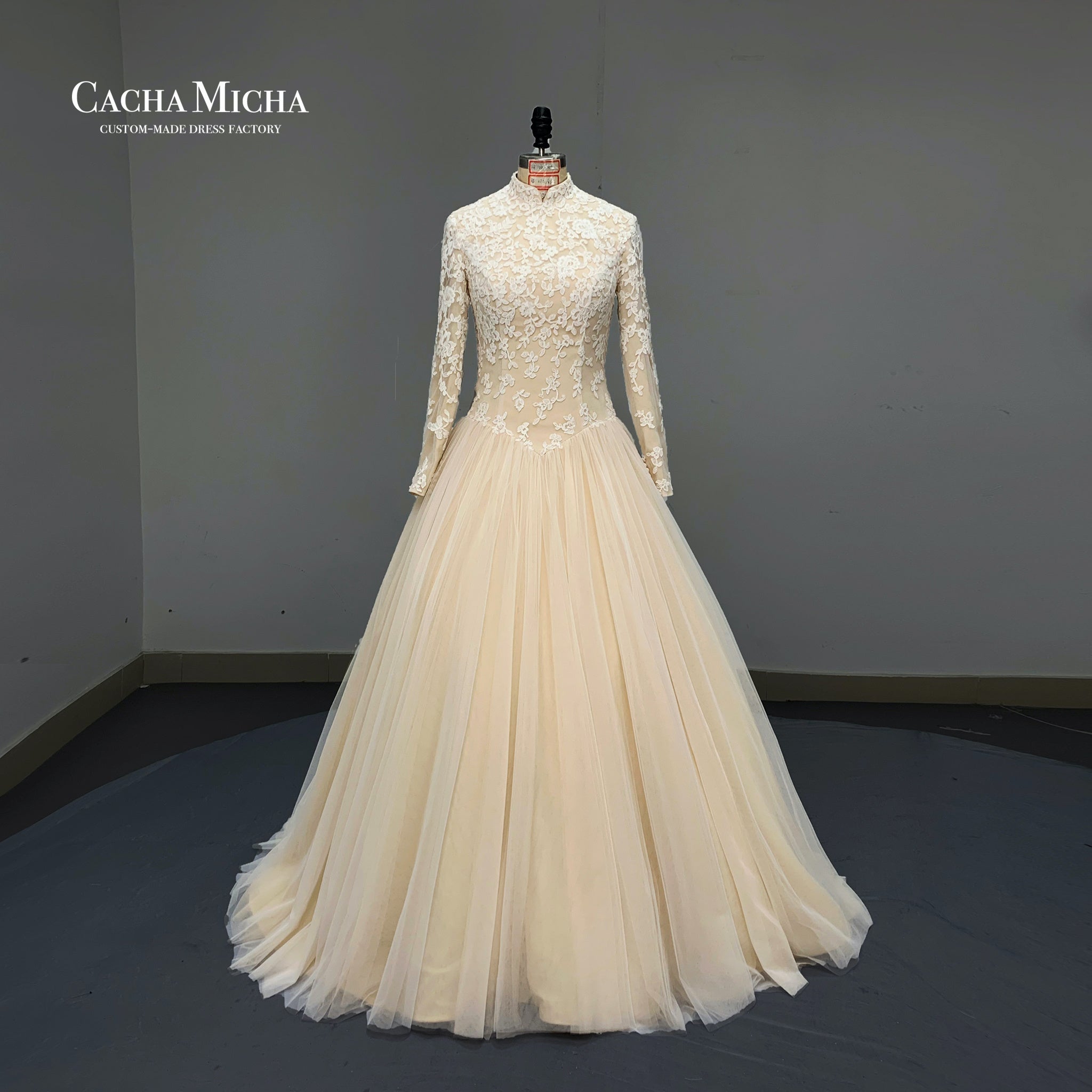 high neck open back muslim wedding dress O540