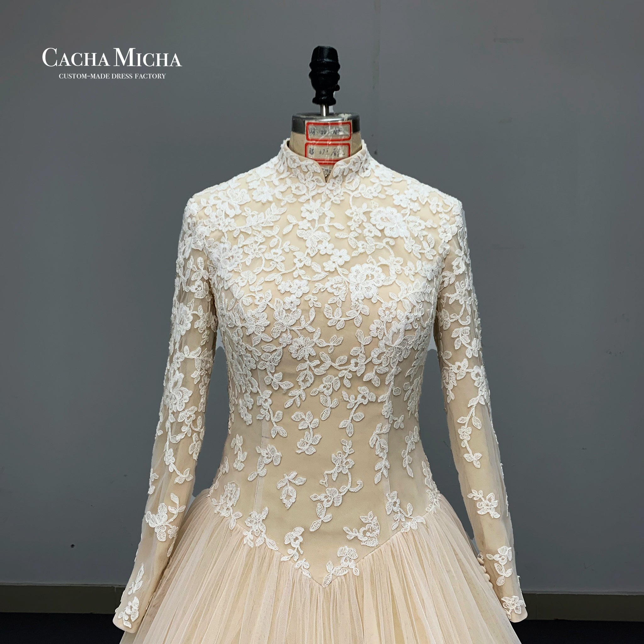high neck open back muslim wedding dress O540