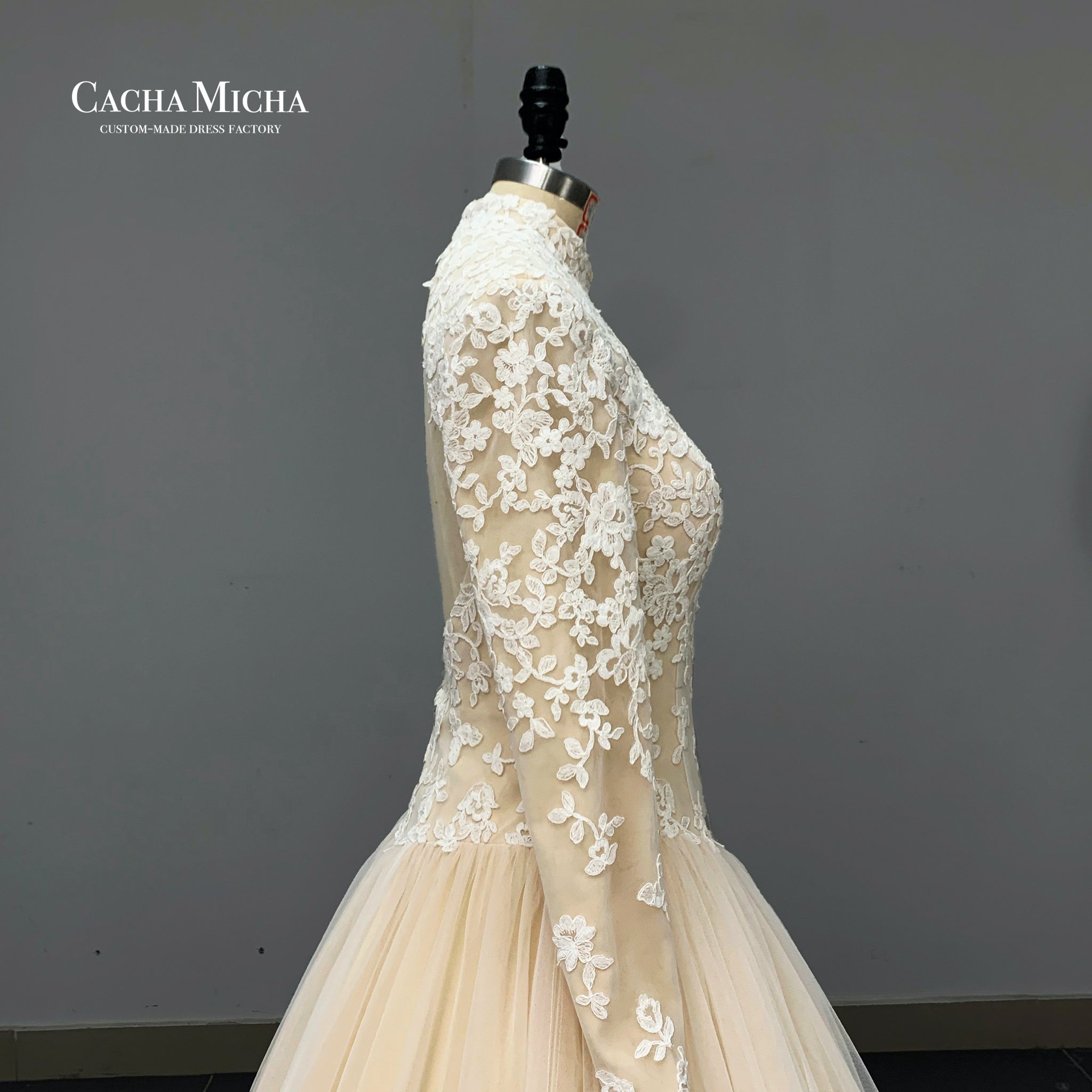 high neck open back muslim wedding dress O540