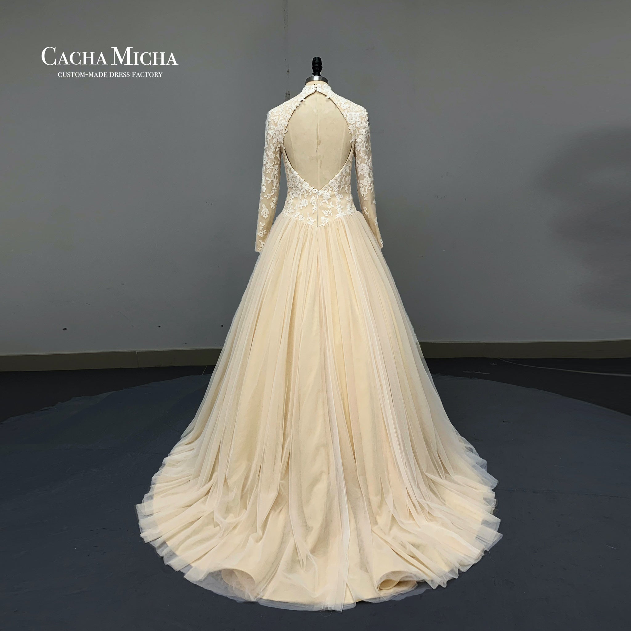 high neck open back muslim wedding dress O540
