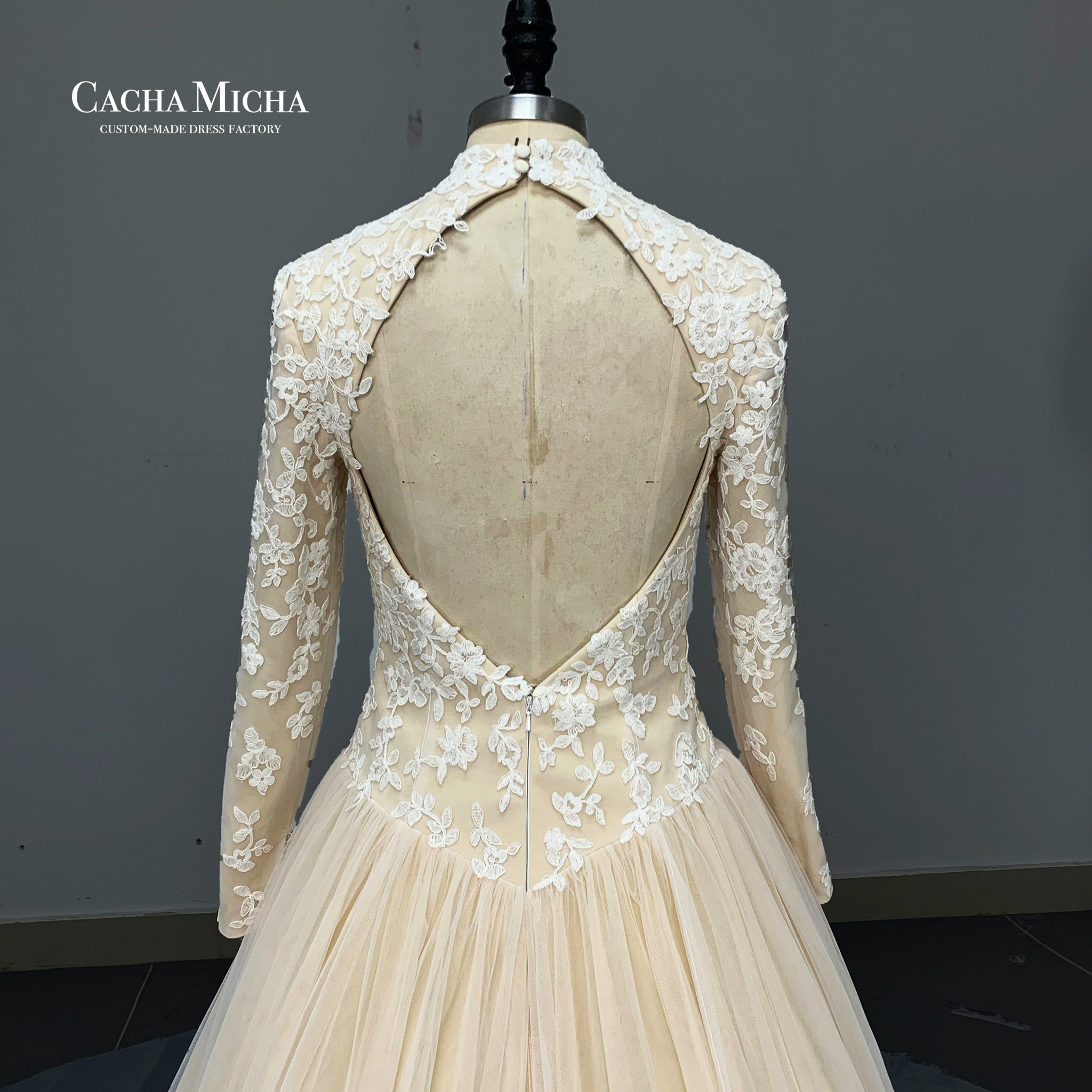 high neck open back muslim wedding dress O540